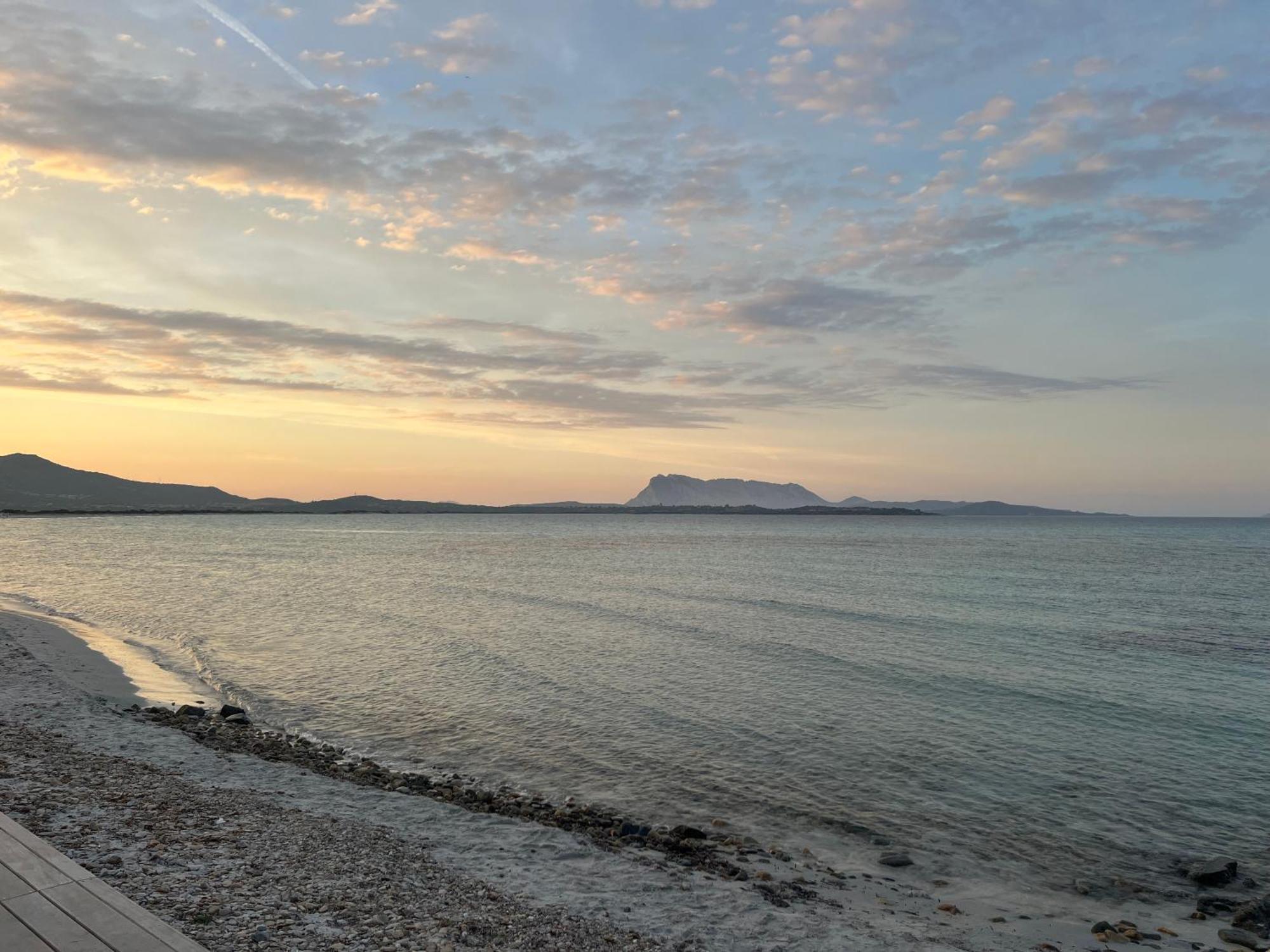 Wonderland Hotel San Teodoro  Bagian luar foto